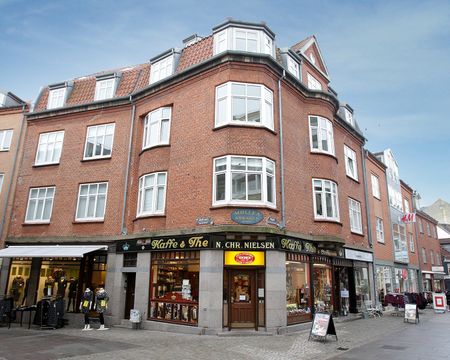 Charmerende taglejlighed i Aalborg med lys hems og gode indretningsmuligheder - Foto 5