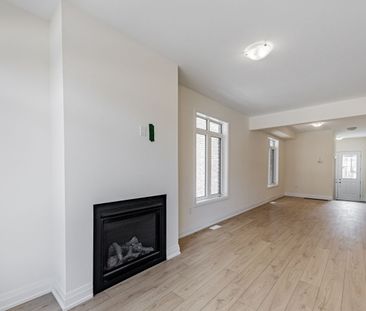 For Lease - 18 Daffodil Road, Springwater, Ontario - Photo 2