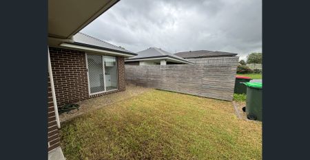 33 McKeachie Drive, Aberglasslyn, NSW 2320 - Photo 5