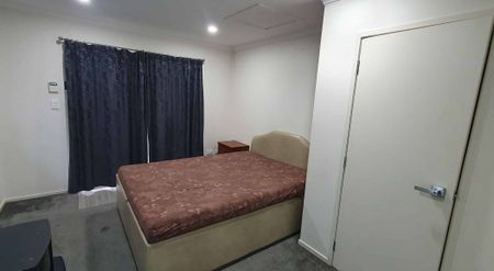 Partly furnished studio apartment for rent - Photo 2