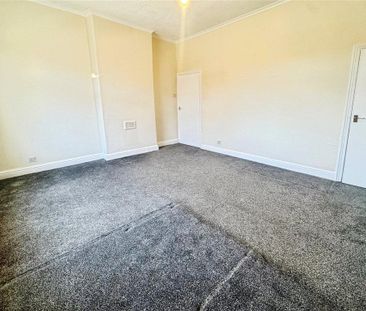 2 bedroom end of terrace house to rent - Photo 3