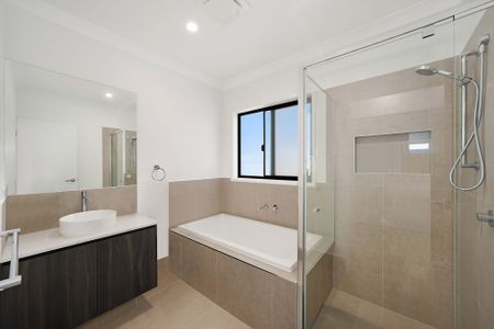 Spacious Family Home in Sought-After Greenbank - Photo 5