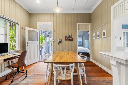 Charming home in perfect location. - Photo 5