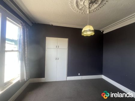 Spacious Living on Gloucester – Available Now !!! - Photo 3