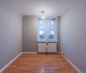 3 bedroom flat to rent - Photo 5