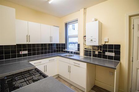 3 bedroom terraced house to rent - Photo 4