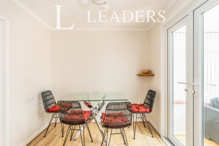 2 bedroom bungalow to rent Hawthorn Close, Chichester, PO19 - Photo 2