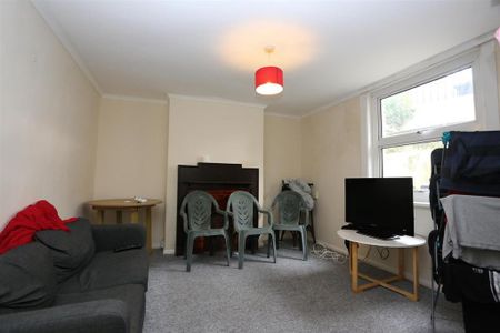 4 bedroom house to rent - Photo 2