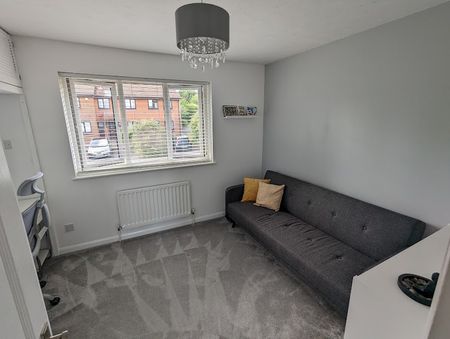 Modern Two Bedroom Terraced House to Rent in Lower Earley, Reading - Photo 3