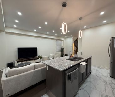 For Lease - 70 FRUITFUL Crescent, Whitby, Ontario - Photo 2