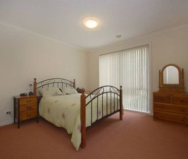 Tidy Home Within Walking Distance to Bayswater - Photo 3