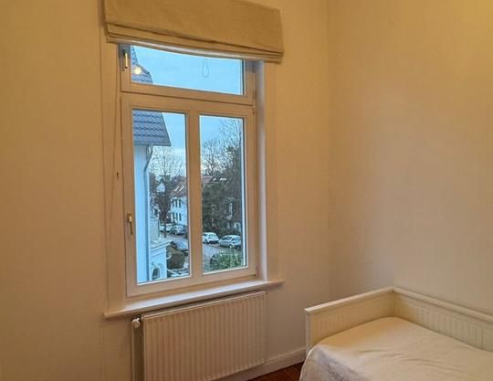 Schöne u. große 2,5 Zi. Altbauwohnung in Gerichtsnähe - Foto 1