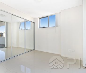 Spacious Modern 1 Bedroom Apartment On 8th Floor For Lease Now! - Photo 1