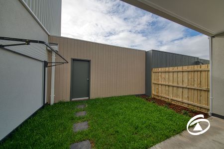 9 Travertine Loop, 3806, Berwick Vic - Photo 2