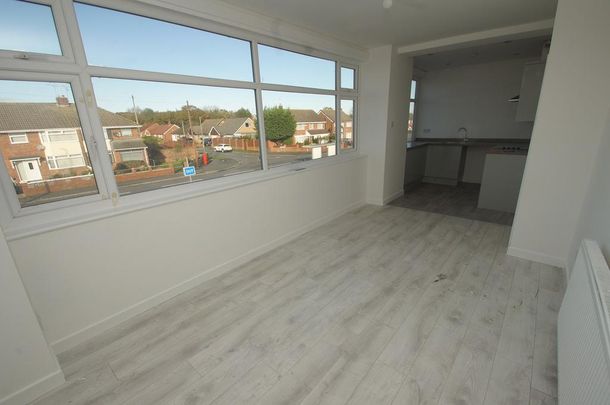 3 bedroom flat to rent - Photo 1