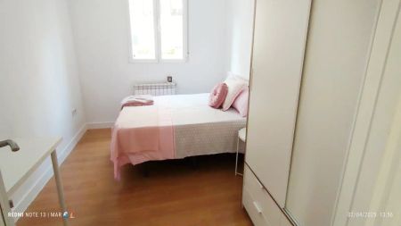 Room in shared apartment in Madrid - Photo 4