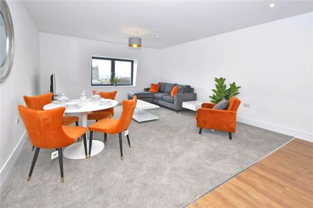 Queens Garden, 30 The Ironmarket, Newcastle Under Lyme, ST5 - Photo 2