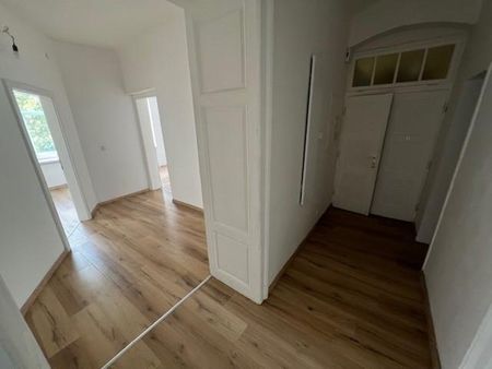 PROVISIONSFREI – Jakomini – 84m² – 3 Zimmer – extra Küche – Balkon – neuwertig - Photo 3