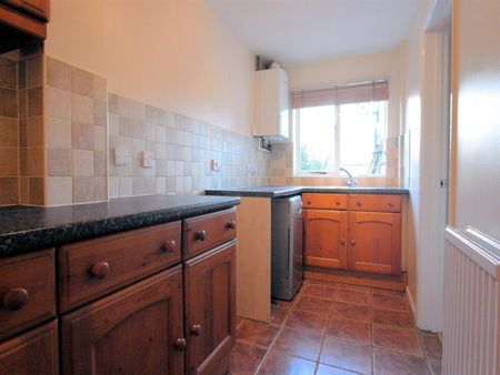 Daffodil Drive, Bisley, Woking, Surrey, GU24 9EZ - Photo 4
