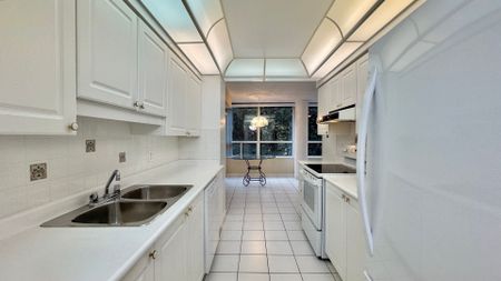 For Lease - 11 Townsgate Drive Unit# 206, Vaughan, Ontario - Photo 2