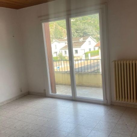 Location Appartement P3 rénové(e) Tarascon-sur-ariege - Photo 1