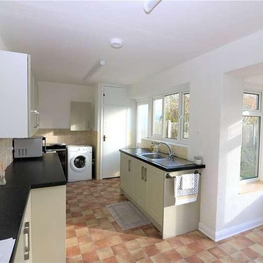 Snakes Lane, Southend-on-sea, Essex, SS2 - Photo 1