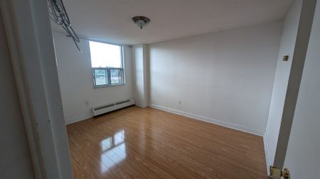 For Lease - 175 Hilda Avenue Unit# 414, Toronto, Ontario - Photo 2