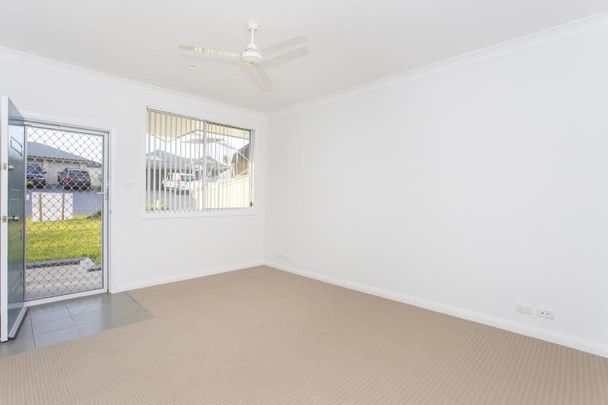 2/25 Conder Crescent, Metford, NSW, 2323 - Photo 1