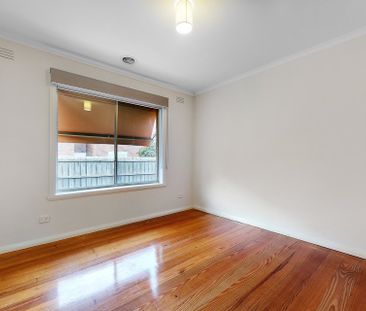 2/243 Keilor Road, Essendon - Photo 3