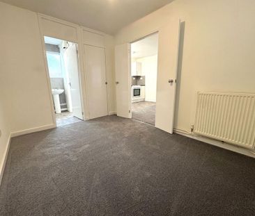 1 bedroom semi-detached house to rent - Photo 4