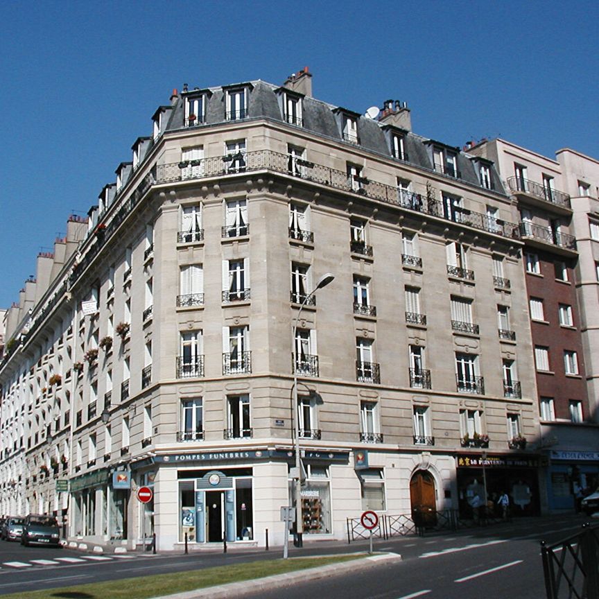 2 PIECES DE 72 M² COURBEVOIE HOTEL DE VILLE - Photo 1