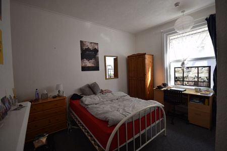 10 Bedroom House To Rent in Boscombe - From £141.48 pw Tenancy Info - Photo 5