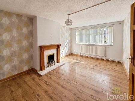 2 bedroom Ground floor flat To Let - Photo 1