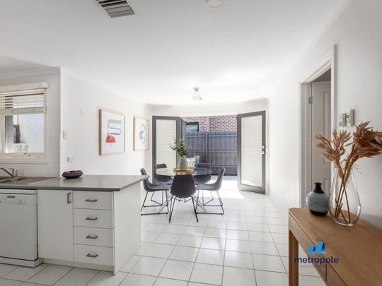 2/2 Hallow Street, BENTLEIGH EAST, VIC - Photo 1