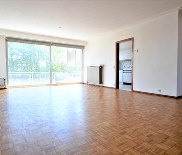 APPARTEMENT MET 2 SLAAPKAMERS EN GARAGE, MET ZICHT OP PARK - Photo 6