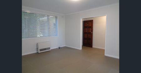 Beautifully Renovated 2-Bedroom Unit in Prime Deer Park Location! - Photo 5