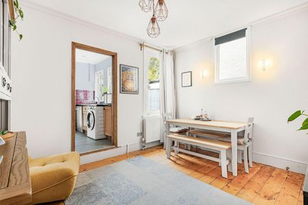 3 bedroom semi-detached house to rent - Photo 5