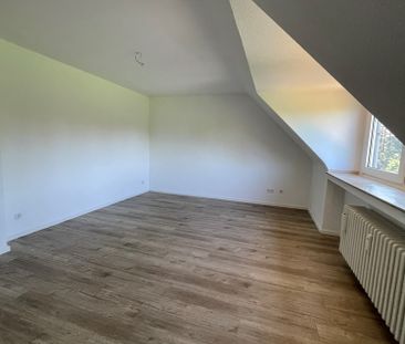 Moderne, gemütliche 3-Zimmer Dachgeschoss-Wohnung mit Grünblick, Nä... - Photo 1