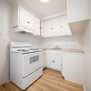 1 MOIS GRATUIT - 3 1/2 & 4 1/2 près de UdeM, HEC, Hopital Juif… appartement / logement à louer Montreal Côte-des-Neiges - Photo 2