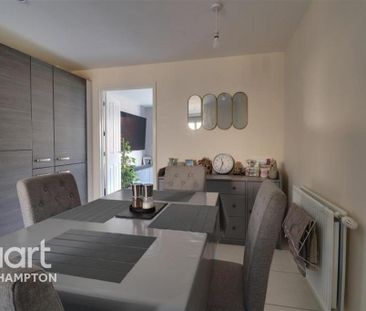 2 bedroom end of terrace house to rent - Photo 5