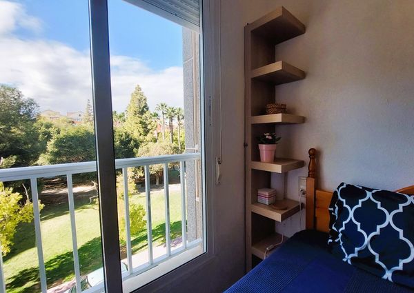 Apartamento 2 dormitorios con piscina al lado del mar