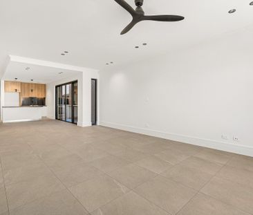 Brand New Designer Residence in the Heart of Newtown - Photo 5