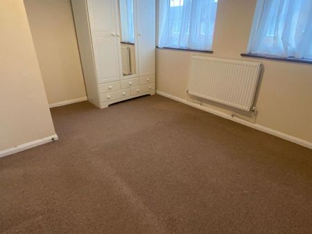 2 bedroom end of terrace house to rent - Photo 2