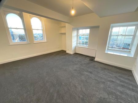 4 bedroom flat to rent - Photo 5