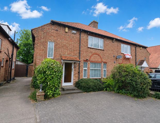 Hatch Lane, Harmondsworth, West Drayton UB7, London - Photo 1