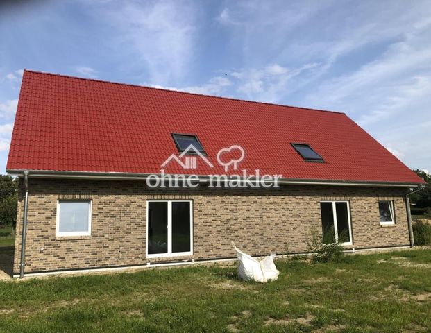 Exklusive Doppelhaushälften (KfW-55) in Massivbauweise mit großem Grundstück - Photo 1