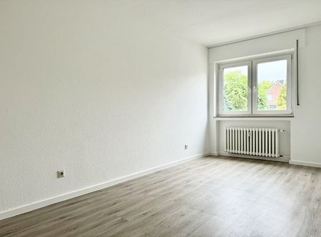 Drei-Zimmer-Wohnung mit saniertem Bad und neuem Fußboden - Photo 5