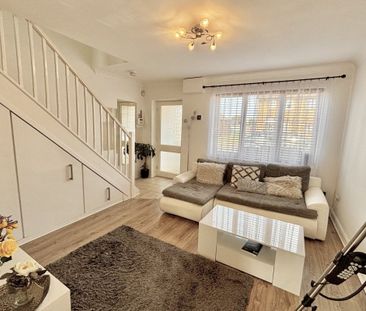 Christopher Close, PETERBOROUGH - Photo 3