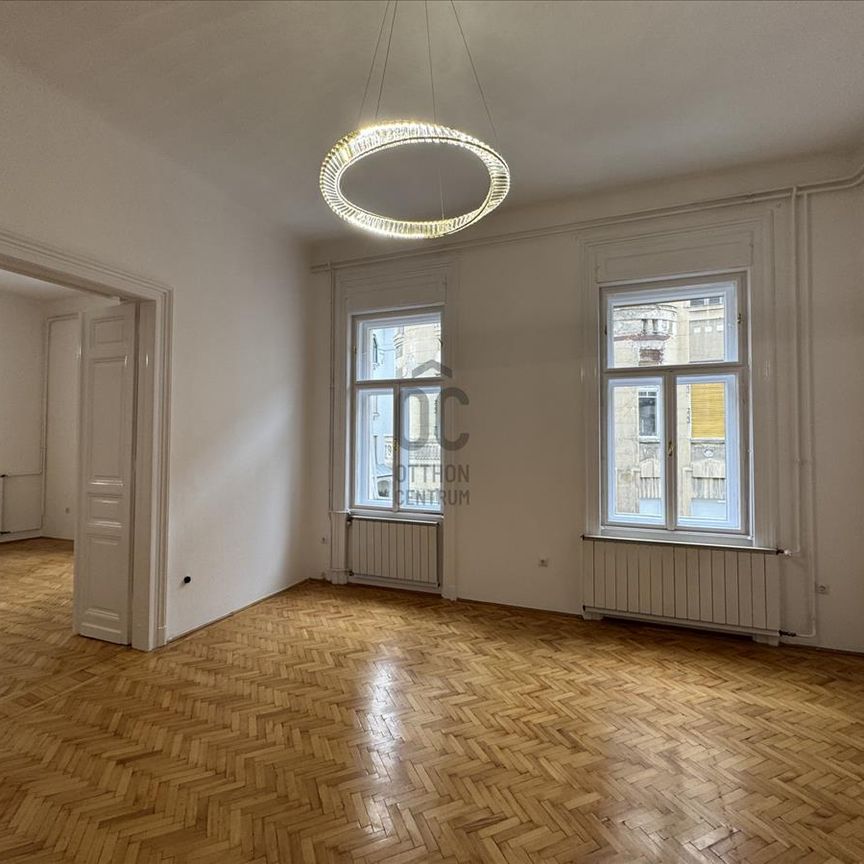 Kiadó újszerű állapotú lakás - Budapest VI. kerület - Photo 1
