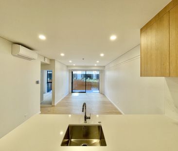 Spacious 2 Bedrooms With Court Yard & Car Park - Photo 2